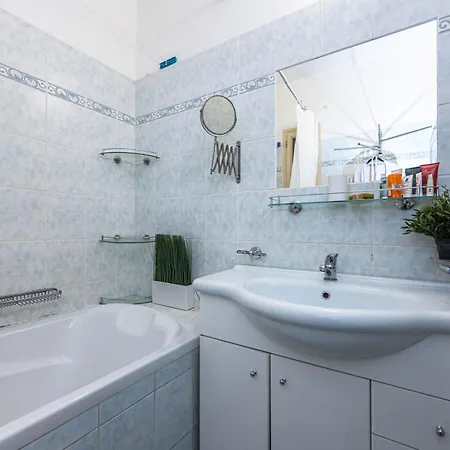 Appartamento Utulny S Balkonem U Karlova Mostu Goltsch Jenikau