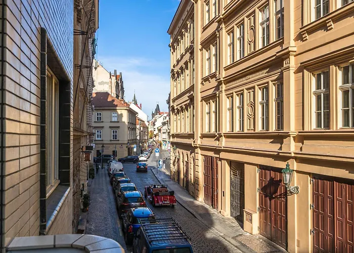 Utulny S Balkonem U Karlova Mostu Lägenhet *