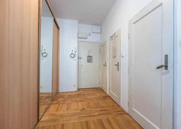 Utulny S Balkonem U Karlova Mostu Appartamento Goltsch Jenikau